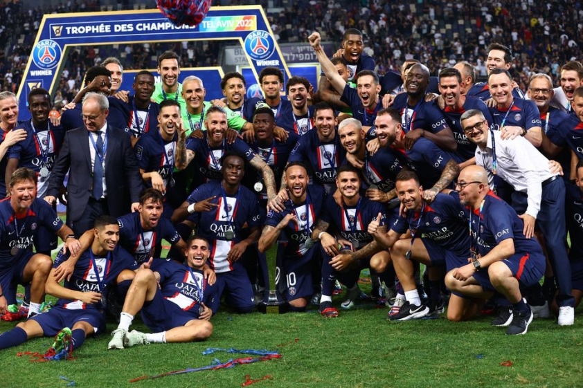 PSG chieu mo muc tieu MU