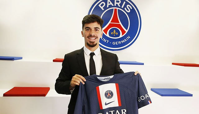 PSG chieu mo muc tieu MU