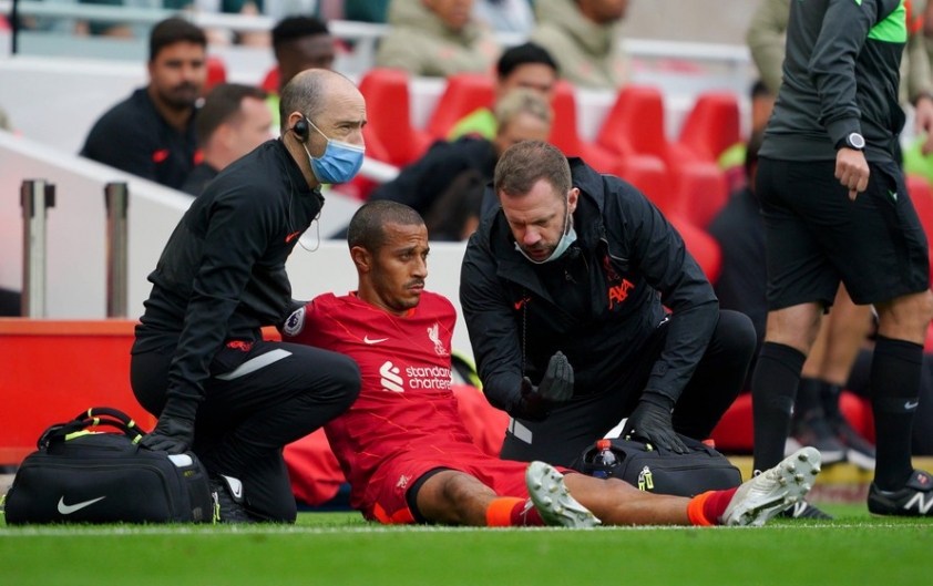 Barca 'lâm nguy', Liverpool 'cứu giúp' theo cách không thể ngờ 170146