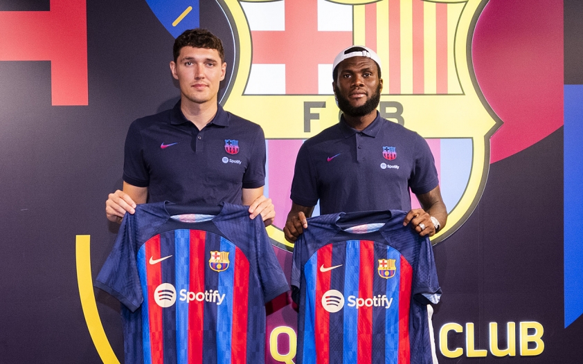 Fan Barca 'có mới nới cũ', De Jong ra đi trong 'cay đắng' 169776