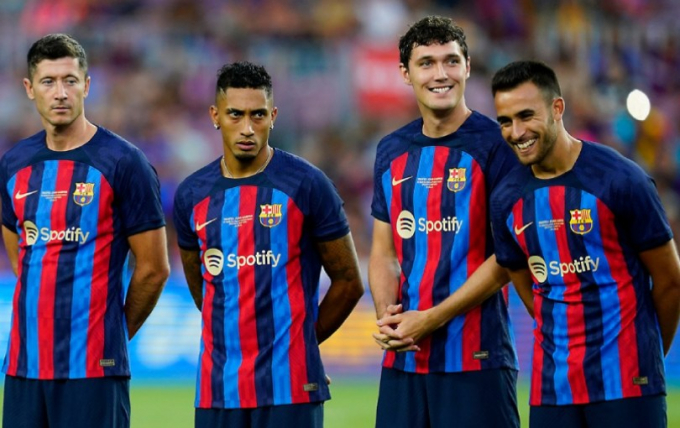 Barca lộ đội hình ra quân, tương lai của De Jong được sáng tỏ 170773