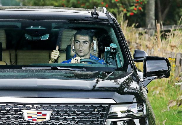 Ronaldo xuất hiện với 'gương mặt lạ lẫm', tương lai MU đã được 'định đoạt'? 172786