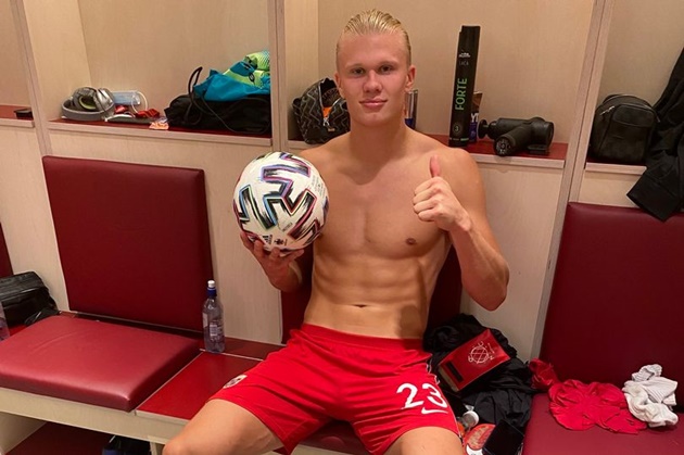 Haaland vui vẻ bên 'người tình thứ 6' sau chiến thắng của Man City 173734