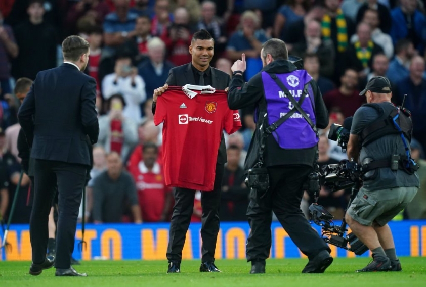Bất ngờ với lý do Casemiro chọn MU: Không phải nhờ Ronaldo hay Varane? 175745