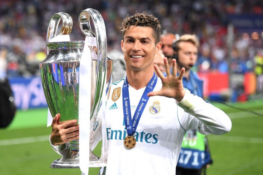 Thua xa Messi thế này, bảo sao Ronaldo nằng nặc đòi rời MU! 177846