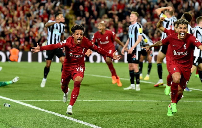 Đúng người đúng thời điểm! Liverpool nhọc nhằn giành 3 điểm nhờ cái tên không ai ngờ đến 180821