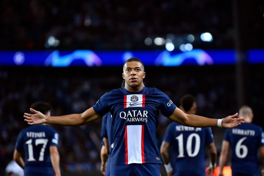 Lại thêm một lần Mbappe nhận 'trái đắng' trước Haaland 183217