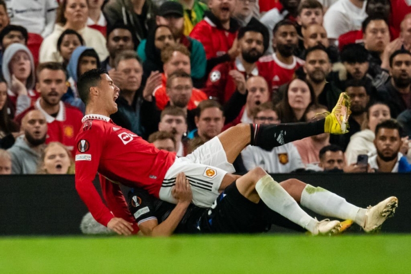 'Kẻ hủy diệt' Liverpool nhắc khéo, Ronaldo và MU đếm ngày chia ly? 184827