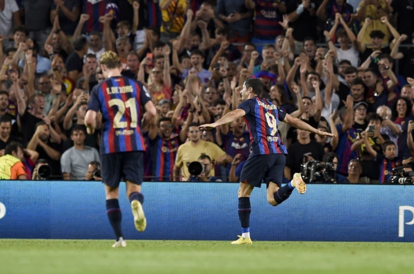 Barca đứng trước 'cửa ải' cực lớn, MU cứ việc 'há miệng chờ sung' 185032