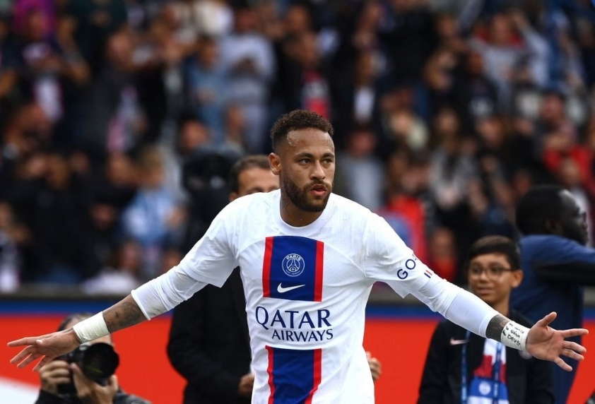 Neymar cùng Messi có tình huống phối hợp xuất sắc trong bàn mở tỷ số cho PSG. Ảnh: internet