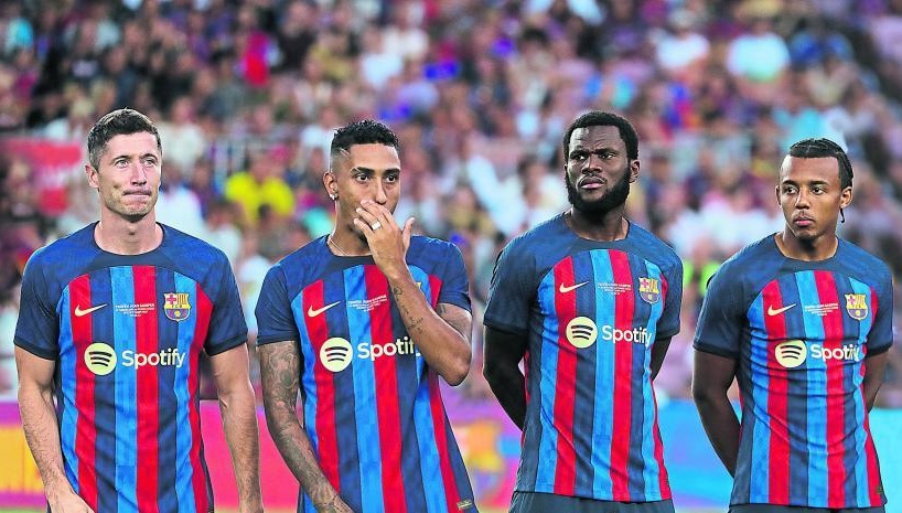 Barca hành động 'cực gắt', MU lại càng phải có được De Jong 186490