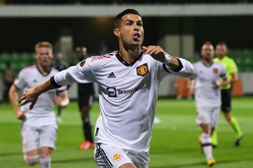 Ronaldo khiến NHM trầm trồ vì hành động đúng chất siêu sao của mình 188037