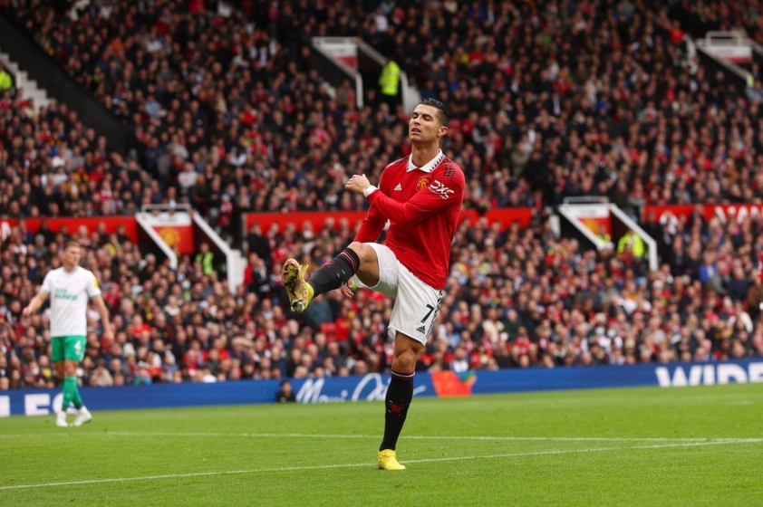 Chelsea nhận tin vui đầu tiên trong thương vụ chiêu mộ Ronaldo 207897