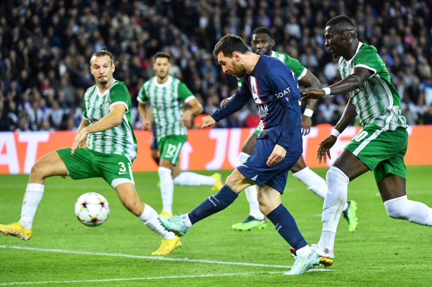 Hành động cho thấy HLV Christophe Galtier 'cưng' Messi hơn Mbappe? 208664