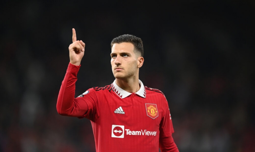Chuyển nhượng MU 1/11: Chốt giá chữ ký 'trong mơ', Ronaldo 'dưỡng già' cùng Messi? 212076