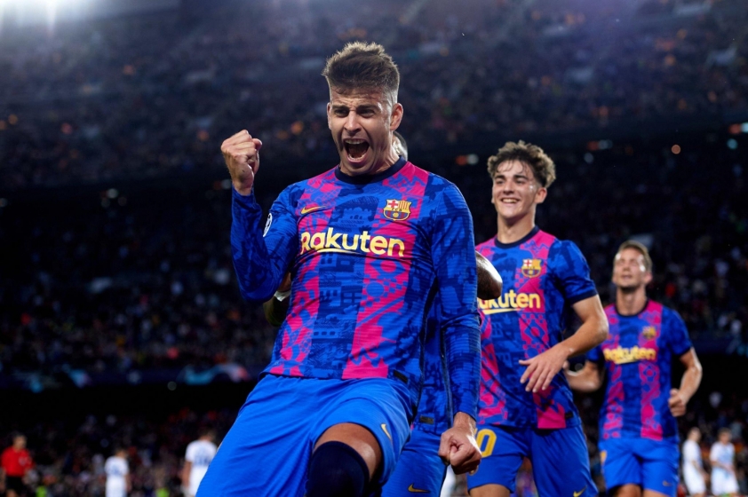 Pique giải nghệ, De Jong bất ngờ bị ảnh hưởng cực nặng tại Barca 214041