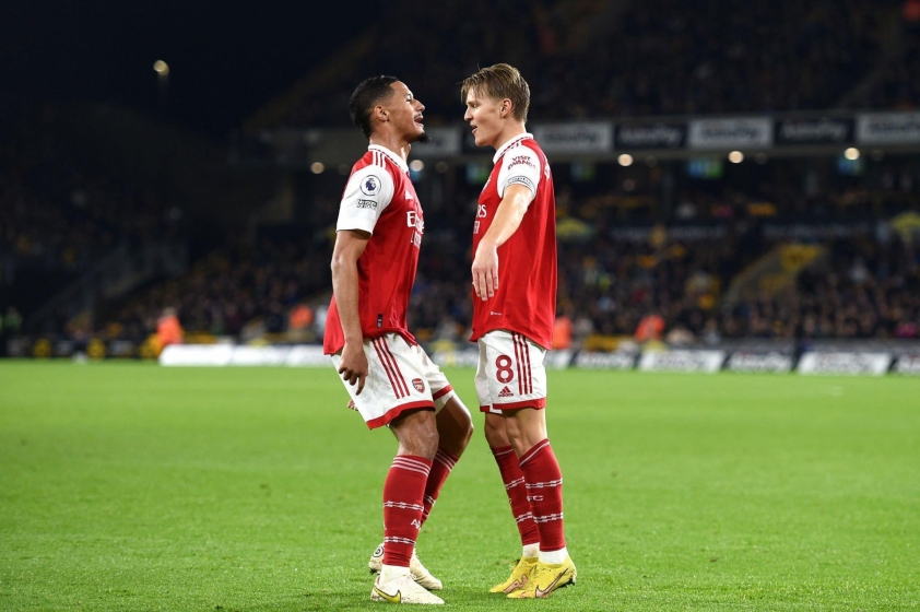 Đội trưởng Odegaard tiếp tục lên tiếng với cú đúp, trực tiếp mang về chiến thắng cho Arsenal (Ảnh: GETTY)