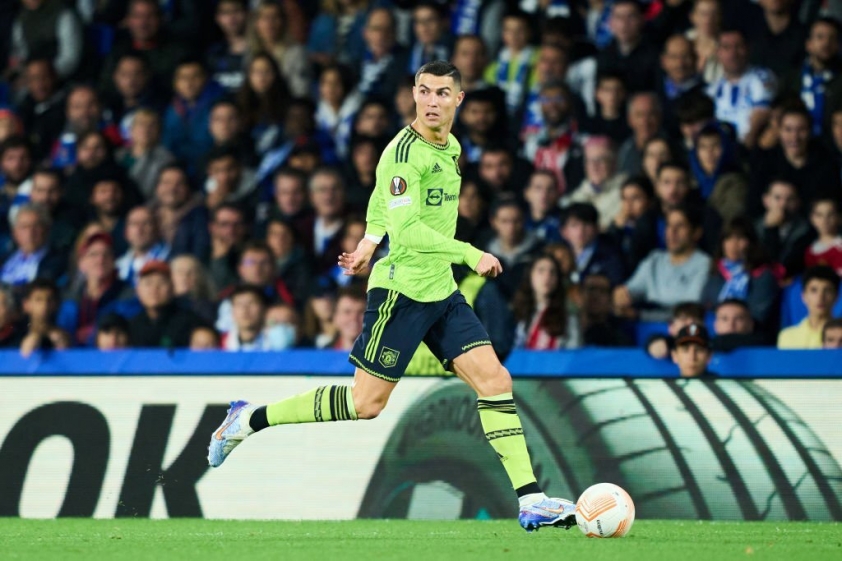 Chốt chiêu mộ Ronaldo, 2 đội châu Á bạo chi số tiền lớn nhất thế giới 235502