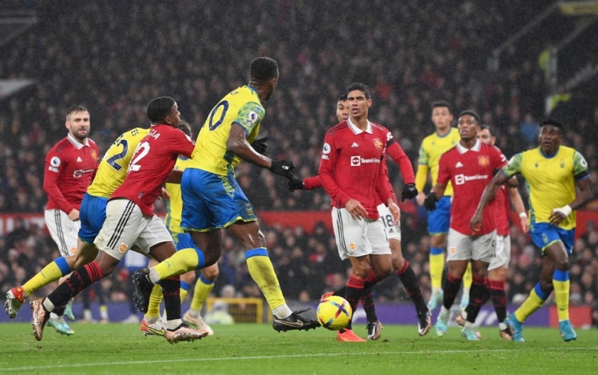 Trọng tài trận MU vs Nottingham Forest bất ngờ nhận chỉ trích từ cả hai đội 236968