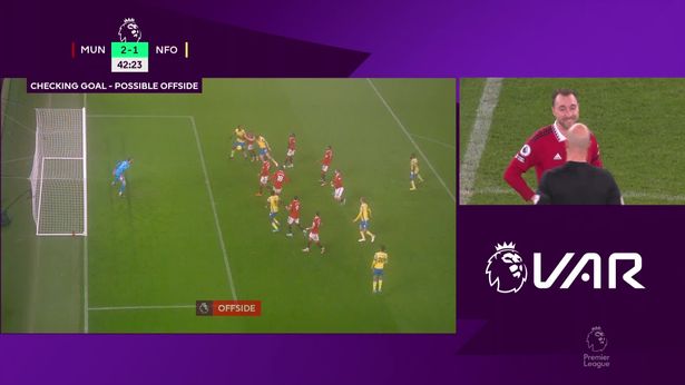 Trọng tài trận MU vs Nottingham Forest bất ngờ nhận chỉ trích từ cả hai đội 236969