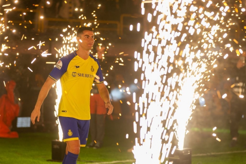 FIFA có vai trò quan trọng trong thương vụ Ronaldo gia nhập Al Nassr 239881