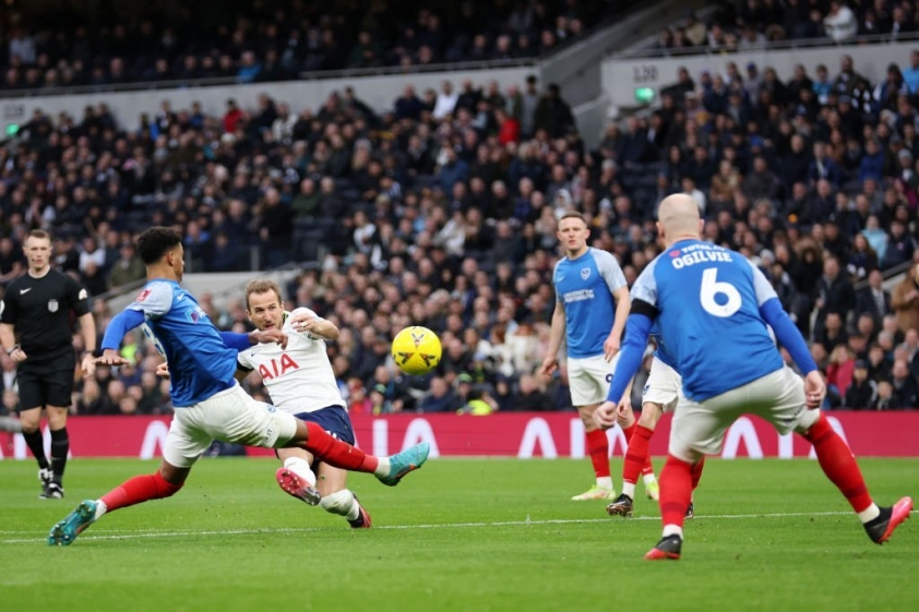 Khoảnh khắc tỏa sáng của Harry Kane đã mang về chiến thắng nhọc nhằn dành cho Tottenham (Ảnh: Getty)