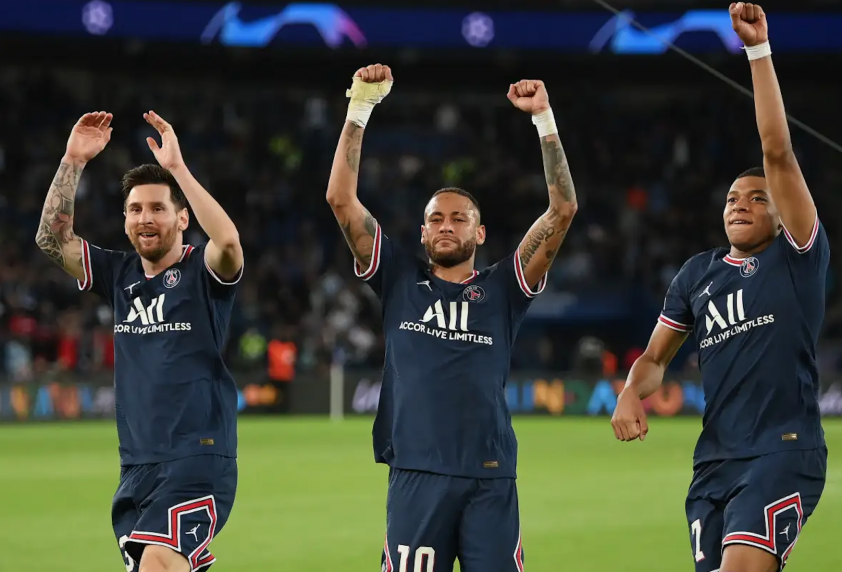 da-ro-ly-do-khien-psg-quyet-dinh-de-messi-va-ronaldo-doi-dau1-1674054270.png