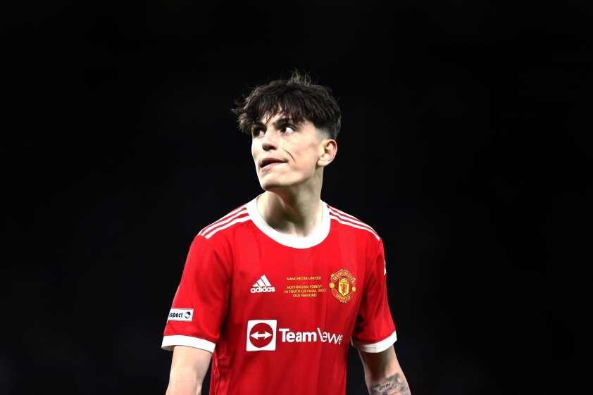 man-utd-chuan-bi-co-ban-hop-dong-ky-luc1-1674372832.jpg