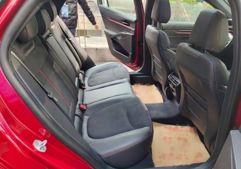 ford-mondeo-4