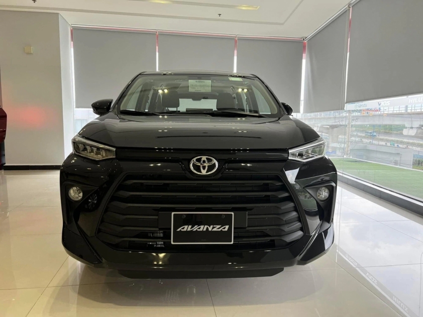 Toyota-Avanza-Premio-1
