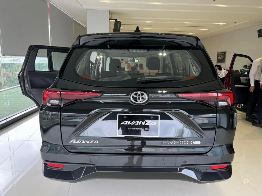 Toyota-Avanza-Premio-2
