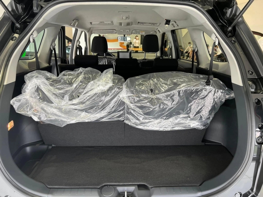 Toyota-Avanza-Premio-5