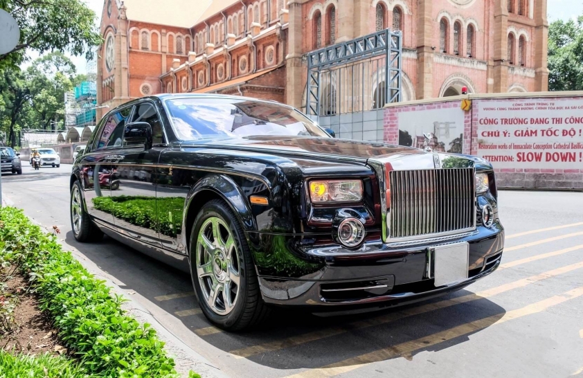 Rolls-Royce-Phantom-Year-of-the-Dragon