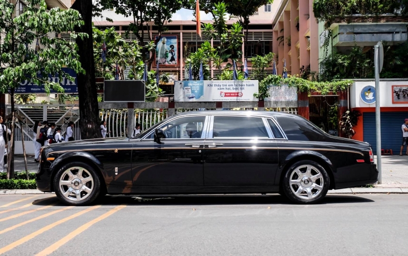 Rolls-Royce-Phantom-Year-of-the-Dragon-2