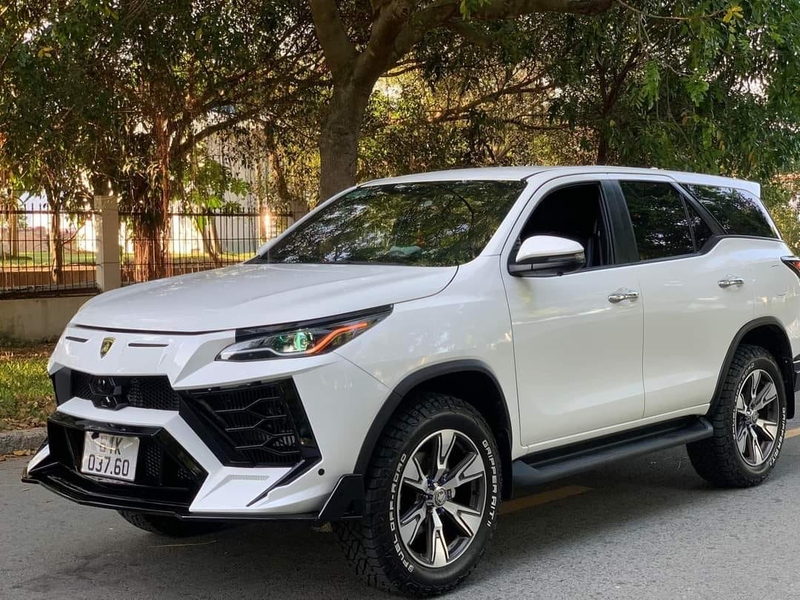 toyota-fortuner-do-lamborghini
