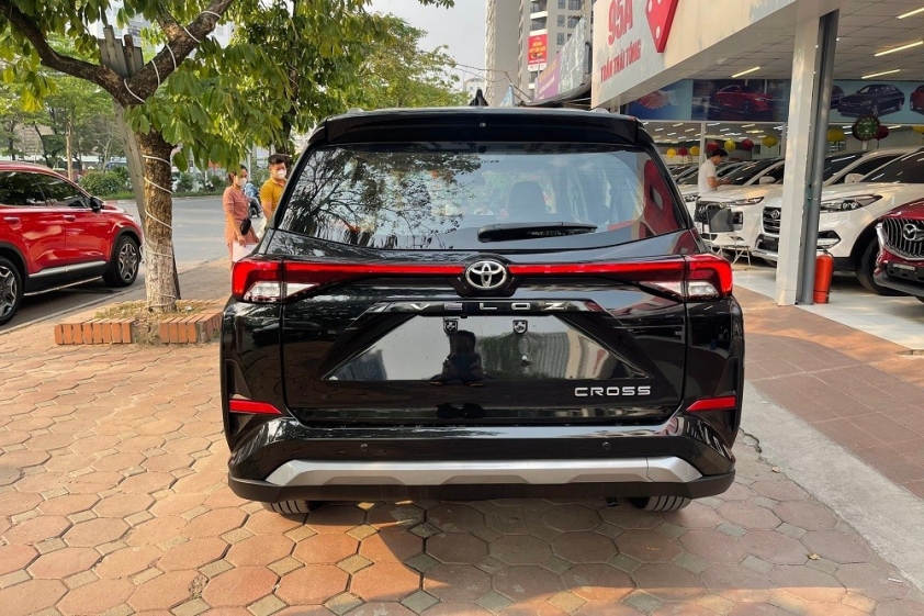 Toyota Veloz Cross được bán lại khi mới chạy được 50 km, giá đắt hơn xe mới 126642