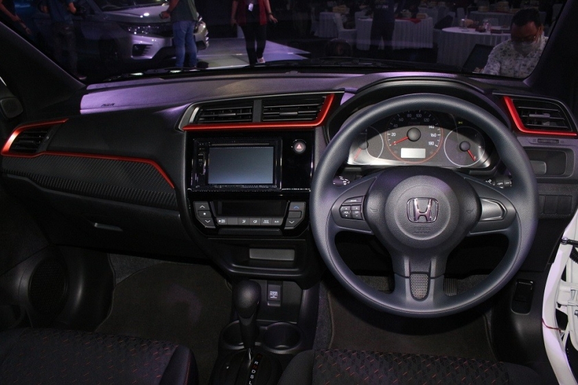 honda-brio-rs-6