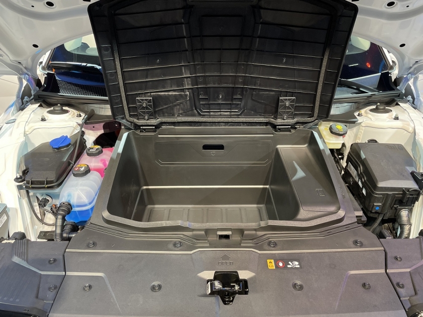 Hyundai-Ioniq-5-12