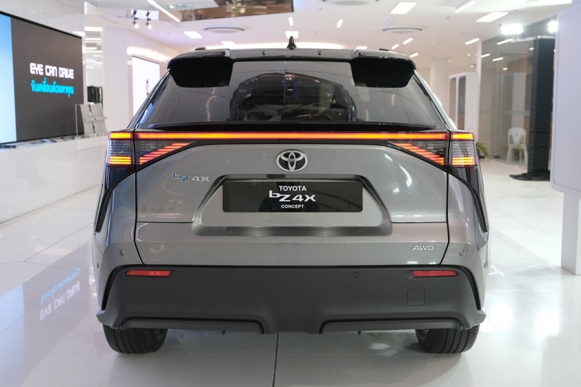 Toyota-bZ4X-2