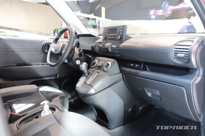 hyundai-casper-van-2022-4