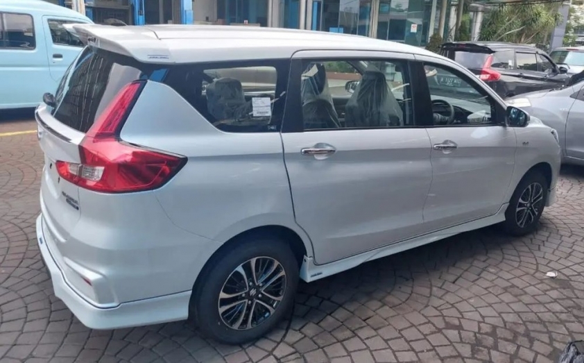 suzuki-ertiga-sport-hybrid-2022