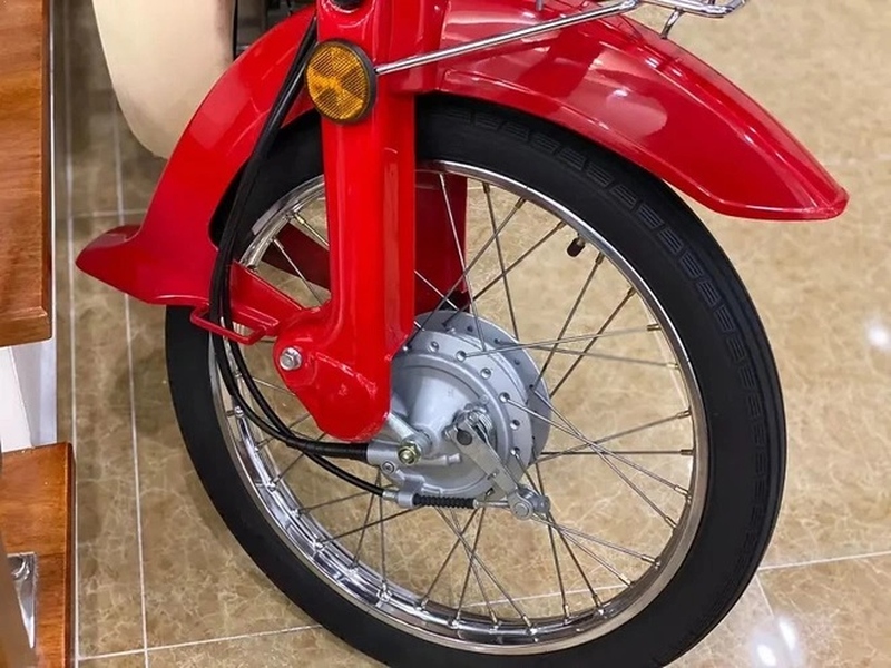 Honda-Super-Cub-C70-Deluxe-2