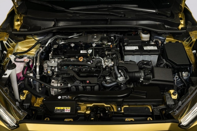 toyota-corolla-cross-hybrid-2023-4