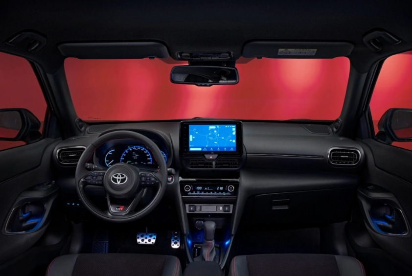 Toyota Yaris Cross GR Sport được phân phối chính thức, thiết kế cực ấn tượng 182452