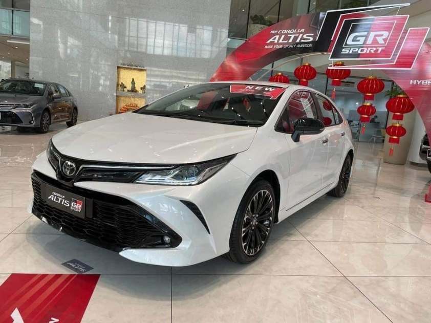 toyota-corolla-altis-gr-s-1
