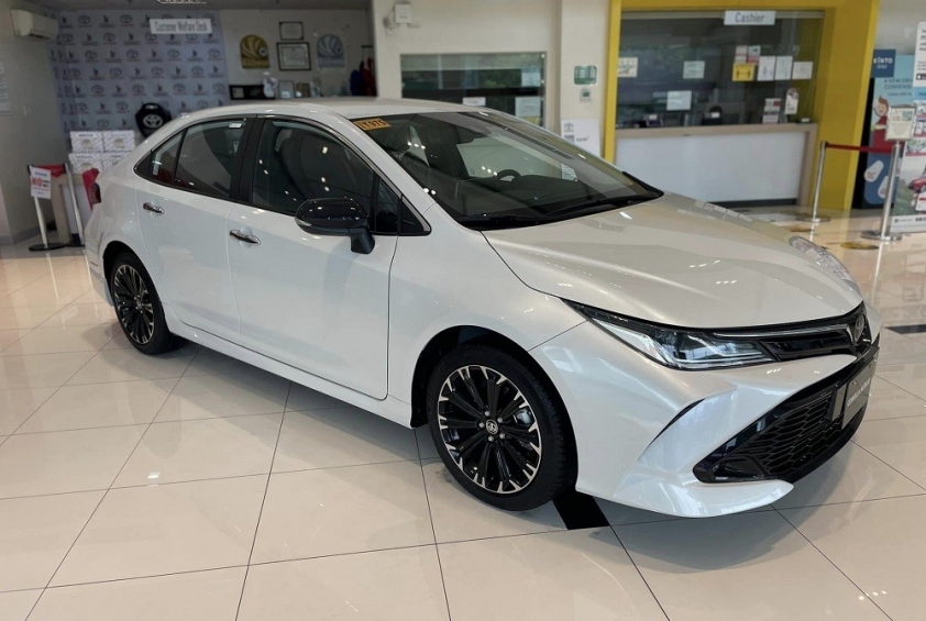 toyota-corolla-altis-gr-s-4
