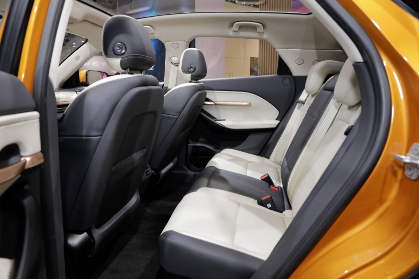 Ảnh thực tế VinFast VF 6 vừa lộ diện – SUV cỡ B đáng gờm với loạt xe xăng 205015