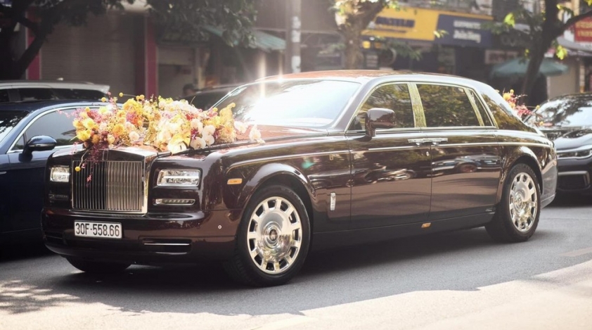 Rolls-Royce-Phantom-Peace-Glory-5
