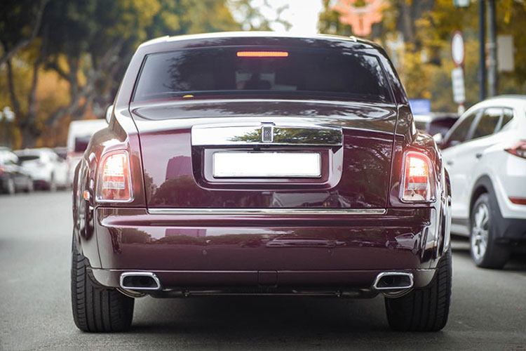 Rolls-Royce-Phantom-Peace-Glory-7