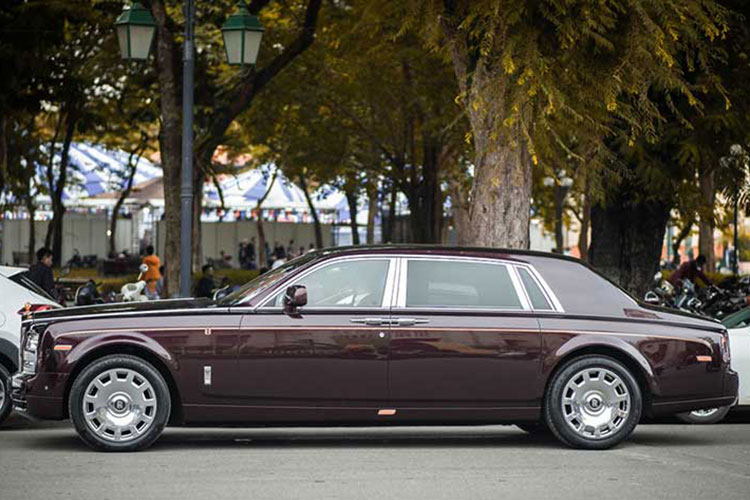 Rolls-Royce-Phantom-Peace-Glory-8